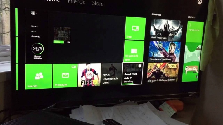 Will xbox one continue to download when off